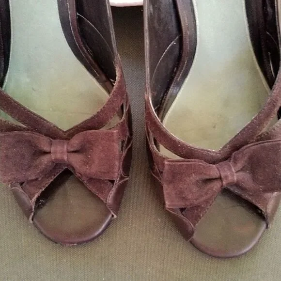 Aerosoles Brown Suede and Leather Heels - Picture 12 of 12